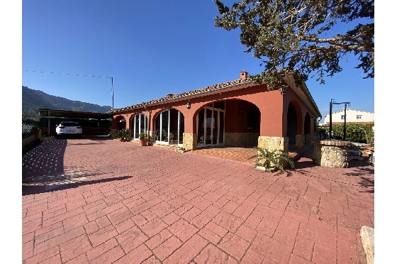 Finca in Pedreguer(Campo) zu verkaufen, Espace de vie 150 m², Baujahr 1980, Zustand gepflegt, Klimaanlage, Terrain 700 m², 4 Chambres &agrave; coucher, 2 Badezimmer, Pool, ref.: GC-0322-21