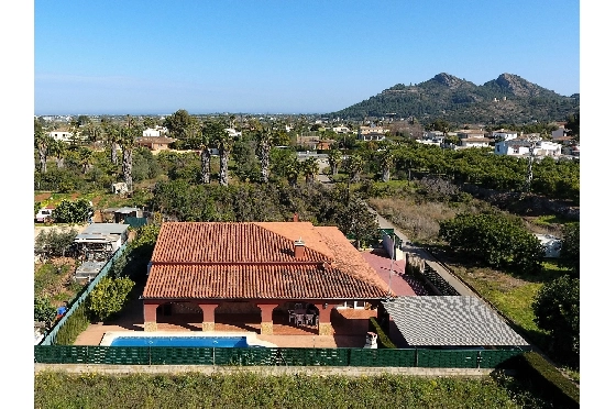 Finca in Pedreguer(Campo) zu verkaufen, Espace de vie 150 m², Baujahr 1980, Zustand gepflegt, Klimaanlage, Terrain 700 m², 4 Chambres &agrave; coucher, 2 Badezimmer, Pool, ref.: GC-0322-24