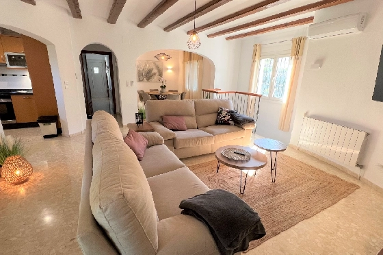 Villa in Denia(Montgo) zur Ferienvermietung, Espace de vie 220 m², Baujahr 1997, Zustand gepflegt, + Zentralheizung, Klimaanlage, Terrain 915 m², 3 Chambres &agrave; coucher, 3 Badezimmer, Pool, ref.: T-0422-13