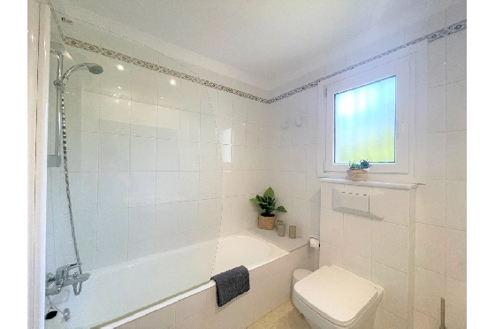 Villa in Denia(Montgo) zur Ferienvermietung, Espace de vie 220 m², Baujahr 1997, Zustand gepflegt, + Zentralheizung, Klimaanlage, Terrain 915 m², 3 Chambres &agrave; coucher, 3 Badezimmer, Pool, ref.: T-0422-19