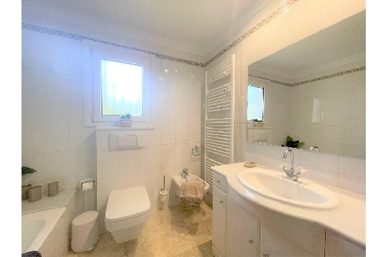Villa in Denia(Montgo) zur Ferienvermietung, Espace de vie 220 m², Baujahr 1997, Zustand gepflegt, + Zentralheizung, Klimaanlage, Terrain 915 m², 3 Chambres &agrave; coucher, 3 Badezimmer, Pool, ref.: T-0422-20