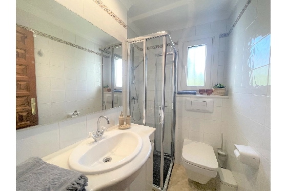Villa in Denia(Montgo) zur Ferienvermietung, Espace de vie 220 m², Baujahr 1997, Zustand gepflegt, + Zentralheizung, Klimaanlage, Terrain 915 m², 3 Chambres &agrave; coucher, 3 Badezimmer, Pool, ref.: T-0422-21