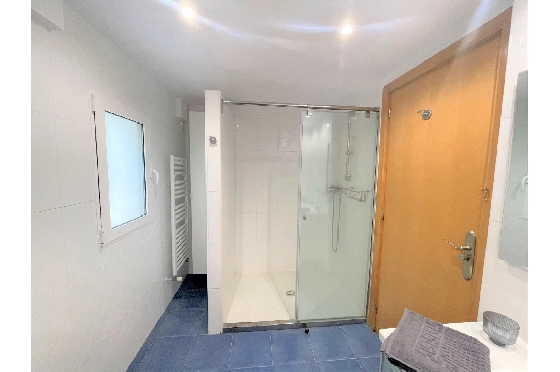 Villa in Denia(Montgo) zur Ferienvermietung, Espace de vie 220 m², Baujahr 1997, Zustand gepflegt, + Zentralheizung, Klimaanlage, Terrain 915 m², 3 Chambres &agrave; coucher, 3 Badezimmer, Pool, ref.: T-0422-25