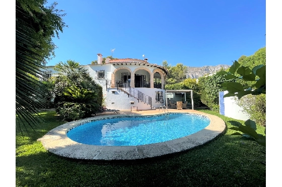 Villa in Denia(Montgo) zur Ferienvermietung, Espace de vie 220 m², Baujahr 1997, Zustand gepflegt, + Zentralheizung, Klimaanlage, Terrain 915 m², 3 Chambres &agrave; coucher, 3 Badezimmer, Pool, ref.: T-0422-5