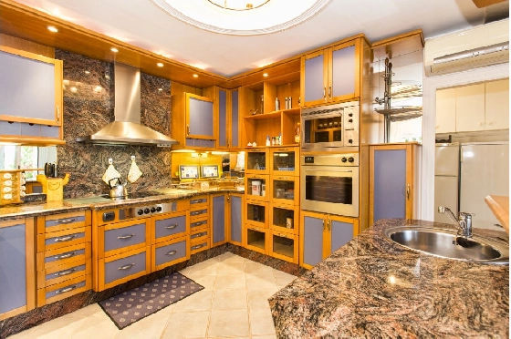 Villa in Benissa zu verkaufen, Espace de vie 700 m², Baujahr 1975, + Zentralheizung, Klimaanlage, Terrain 7096 m², 7 Chambres &agrave; coucher, 4 Badezimmer, Pool, ref.: BI-BE.H-861-16