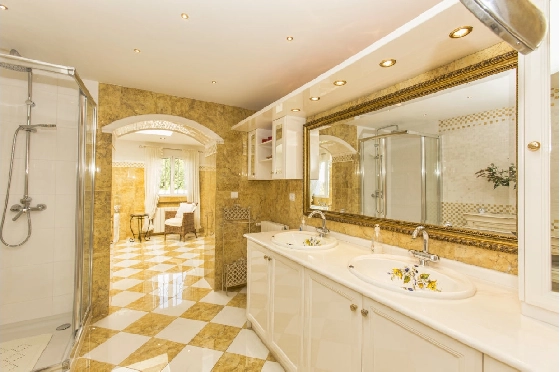 Villa in Benissa zu verkaufen, Espace de vie 700 m², Baujahr 1975, + Zentralheizung, Klimaanlage, Terrain 7096 m², 7 Chambres &agrave; coucher, 4 Badezimmer, Pool, ref.: BI-BE.H-861-33
