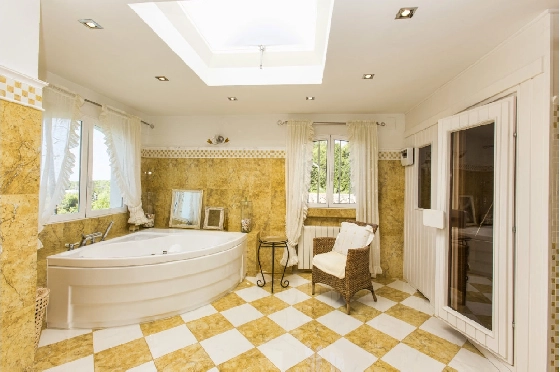 Villa in Benissa zu verkaufen, Espace de vie 700 m², Baujahr 1975, + Zentralheizung, Klimaanlage, Terrain 7096 m², 7 Chambres &agrave; coucher, 4 Badezimmer, Pool, ref.: BI-BE.H-861-35