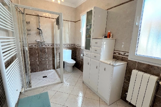 Villa in Denia(Les Galeretes) zur Ferienvermietung, Espace de vie 215 m², Baujahr 1980, Zustand gepflegt, + Zentralheizung, Klimaanlage, Terrain 800 m², 3 Chambres &agrave; coucher, 2 Badezimmer, Pool, ref.: T-0822-18