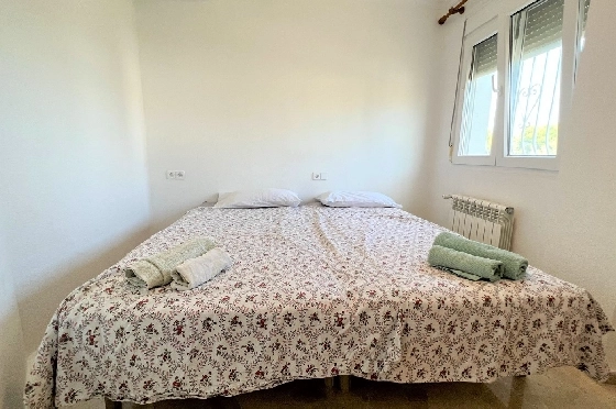 Villa in Denia(Les Galeretes) zur Ferienvermietung, Espace de vie 215 m², Baujahr 1980, Zustand gepflegt, + Zentralheizung, Klimaanlage, Terrain 800 m², 3 Chambres &agrave; coucher, 2 Badezimmer, Pool, ref.: T-0822-22