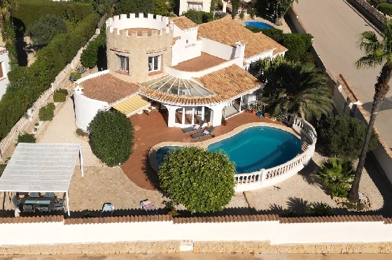 Villa in Javea zu verkaufen, Espace de vie 180 m², Baujahr 1991, Zustand gepflegt, + Zentralheizung, Klimaanlage, Terrain 1013 m², 3 Chambres &agrave; coucher, 2 Badezimmer, Pool, ref.: AS-4222-31