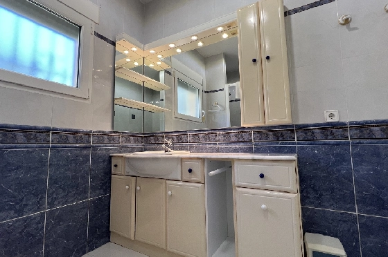 Villa in Els Poblets zur Ferienvermietung, Espace de vie 134 m², Baujahr 2001, Zustand gepflegt, + KLIMA, Klimaanlage, Terrain 413 m², 2 Chambres &agrave; coucher, 2 Badezimmer, Pool, ref.: T-0523-11