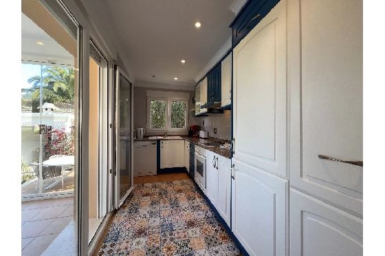 Villa in Denia zur Ferienvermietung, Espace de vie 133 m², Baujahr 1999, Zustand gepflegt, + Fussbodenheizung, Klimaanlage, Terrain 585 m², 3 Chambres &agrave; coucher, 3 Badezimmer, Pool, ref.: T-1023-10
