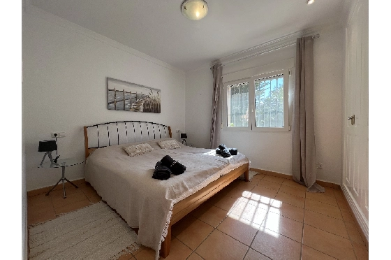 Villa in Denia zur Ferienvermietung, Espace de vie 133 m², Baujahr 1999, Zustand gepflegt, + Fussbodenheizung, Klimaanlage, Terrain 585 m², 3 Chambres &agrave; coucher, 3 Badezimmer, Pool, ref.: T-1023-7