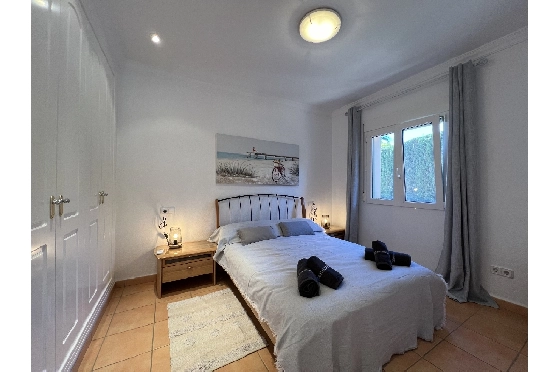 Villa in Denia zur Ferienvermietung, Espace de vie 133 m², Baujahr 1999, Zustand gepflegt, + Fussbodenheizung, Klimaanlage, Terrain 585 m², 3 Chambres &agrave; coucher, 3 Badezimmer, Pool, ref.: T-1023-8