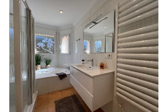 Villa in Denia zur Ferienvermietung, Espace de vie 133 m², Baujahr 1999, Zustand gepflegt, + Fussbodenheizung, Klimaanlage, Terrain 585 m², 3 Chambres &agrave; coucher, 3 Badezimmer, Pool, ref.: T-1023-9