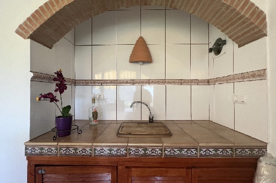 Villa in Pego-Monte Pego zu verkaufen, Espace de vie 250 m², Baujahr 2004, Zustand gepflegt, + Zentralheizung, Klimaanlage, Terrain 2600 m², 5 Chambres &agrave; coucher, 3 Badezimmer, Pool, ref.: SB-1823-13