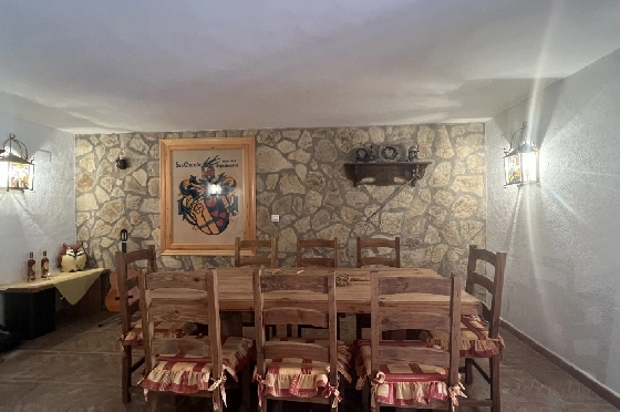 Villa in Pego-Monte Pego zu verkaufen, Espace de vie 250 m², Baujahr 2004, Zustand gepflegt, + Zentralheizung, Klimaanlage, Terrain 2600 m², 5 Chambres &agrave; coucher, 3 Badezimmer, Pool, ref.: SB-1823-15