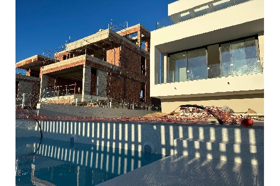 Villa in Oliva zu verkaufen, Espace de vie 173 m², Baujahr 2023, Zustand Erstbezug, + Fussbodenheizung, Klimaanlage, Terrain 350 m², 3 Chambres &agrave; coucher, 4 Badezimmer, Pool, ref.: AS-1623-18