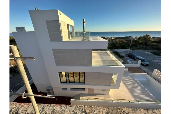 Villa in Oliva zu verkaufen, Espace de vie 173 m², Baujahr 2023, Zustand Erstbezug, + Fussbodenheizung, Klimaanlage, Terrain 350 m², 3 Chambres &agrave; coucher, 4 Badezimmer, Pool, ref.: AS-1623-19