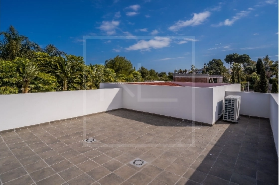 Villa in Javea zu verkaufen, Espace de vie 200 m², Klimaanlage, Terrain 1000 m², Pool, ref.: NL-NLD1429-35