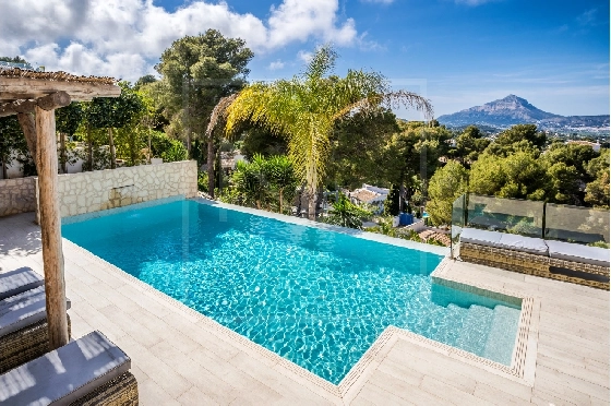 Villa in Javea zu verkaufen, Espace de vie 242 m², + Fussbodenheizung, Klimaanlage, Terrain 1138 m², 4 Chambres &agrave; coucher, 3 Badezimmer, Pool, ref.: NL-NLD1455-39