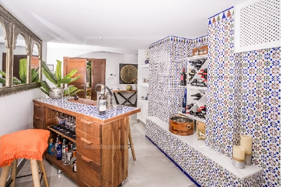 Villa in Moraira(Pla del Mar) zu verkaufen, Espace de vie 283 m², Baujahr 1975, Klimaanlage, Terrain 840 m², 4 Chambres &agrave; coucher, 4 Badezimmer, Pool, ref.: NL-NLD1475-12