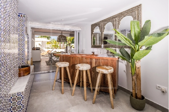 Villa in Moraira(Pla del Mar) zu verkaufen, Espace de vie 283 m², Baujahr 1975, Klimaanlage, Terrain 840 m², 4 Chambres &agrave; coucher, 4 Badezimmer, Pool, ref.: NL-NLD1475-13