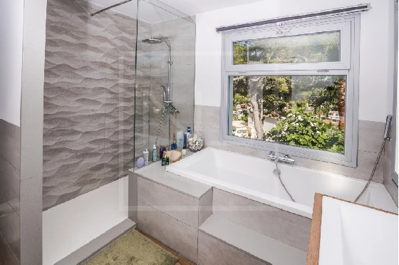Villa in Moraira(Pla del Mar) zu verkaufen, Espace de vie 283 m², Baujahr 1975, Klimaanlage, Terrain 840 m², 4 Chambres &agrave; coucher, 4 Badezimmer, Pool, ref.: NL-NLD1475-20