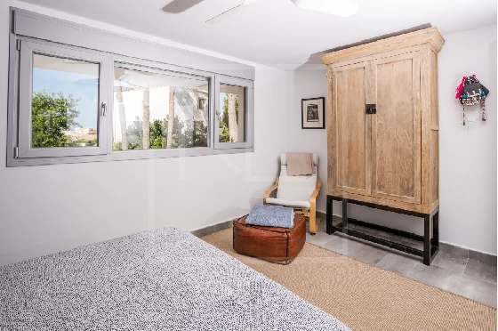 Villa in Moraira(Pla del Mar) zu verkaufen, Espace de vie 283 m², Baujahr 1975, Klimaanlage, Terrain 840 m², 4 Chambres &agrave; coucher, 4 Badezimmer, Pool, ref.: NL-NLD1475-25