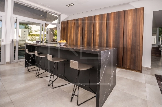 Villa in Moraira(Pla del Mar) zu verkaufen, Espace de vie 283 m², Baujahr 1975, Klimaanlage, Terrain 840 m², 4 Chambres &agrave; coucher, 4 Badezimmer, Pool, ref.: NL-NLD1475-7
