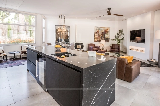 Villa in Moraira(Pla del Mar) zu verkaufen, Espace de vie 283 m², Baujahr 1975, Klimaanlage, Terrain 840 m², 4 Chambres &agrave; coucher, 4 Badezimmer, Pool, ref.: NL-NLD1475-8