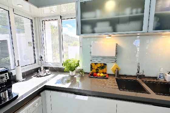 Villa in Denia(Marquesa 6) zu verkaufen, Espace de vie 227 m², Baujahr 1995, Zustand modernisiert, + Zentralheizung, Klimaanlage, Terrain 913 m², 3 Chambres &agrave; coucher, 2 Badezimmer, Pool, ref.: AS-2423-17