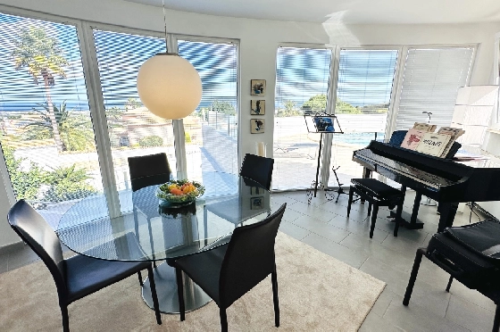 Villa in Denia(Marquesa 6) zu verkaufen, Espace de vie 227 m², Baujahr 1995, Zustand modernisiert, + Zentralheizung, Klimaanlage, Terrain 913 m², 3 Chambres &agrave; coucher, 2 Badezimmer, Pool, ref.: AS-2423-24