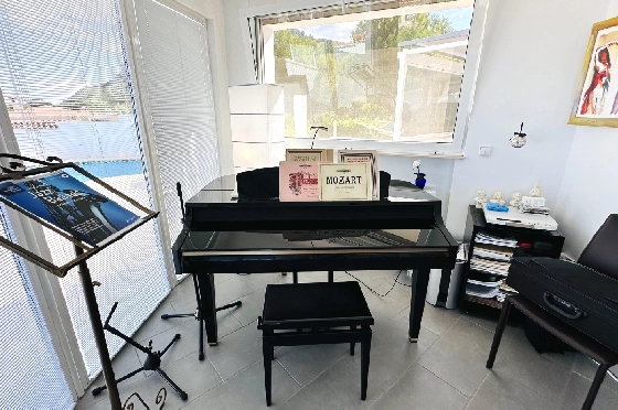 Villa in Denia(Marquesa 6) zu verkaufen, Espace de vie 227 m², Baujahr 1995, Zustand modernisiert, + Zentralheizung, Klimaanlage, Terrain 913 m², 3 Chambres &agrave; coucher, 2 Badezimmer, Pool, ref.: AS-2423-25