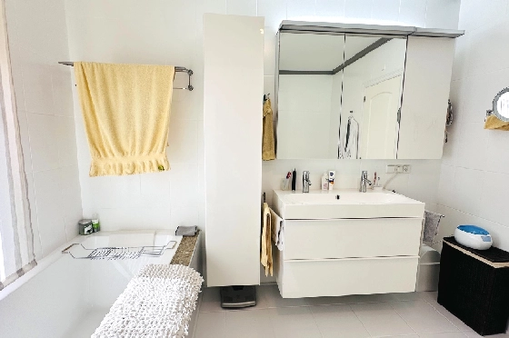 Villa in Denia(Marquesa 6) zu verkaufen, Espace de vie 227 m², Baujahr 1995, Zustand modernisiert, + Zentralheizung, Klimaanlage, Terrain 913 m², 3 Chambres &agrave; coucher, 2 Badezimmer, Pool, ref.: AS-2423-34