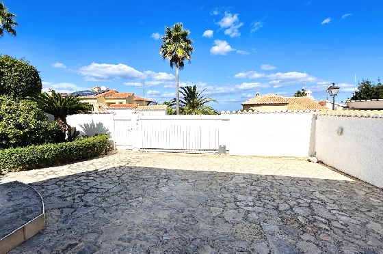 Villa in Denia(Marquesa 6) zu verkaufen, Espace de vie 227 m², Baujahr 1995, Zustand modernisiert, + Zentralheizung, Klimaanlage, Terrain 913 m², 3 Chambres &agrave; coucher, 2 Badezimmer, Pool, ref.: AS-2423-57