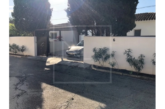 Villa in Moraira zu verkaufen, Espace de vie 357 m², Klimaanlage, Terrain 804 m², 4 Chambres &agrave; coucher, 4 Badezimmer, Pool, ref.: NL-NL1426-18