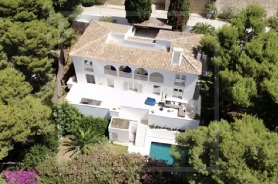 Villa in Moraira zu verkaufen, Espace de vie 357 m², Klimaanlage, Terrain 804 m², 4 Chambres &agrave; coucher, 4 Badezimmer, Pool, ref.: NL-NL1426-2