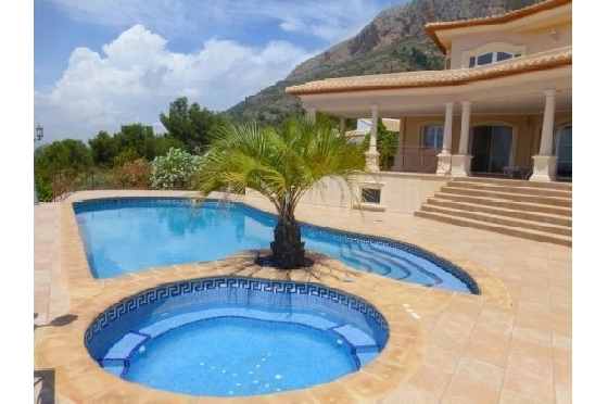 Villa in Javea zu verkaufen, Espace de vie 685 m², Klimaanlage, Terrain 2397 m², 5 Chambres &agrave; coucher, 5 Badezimmer, Pool, ref.: BS-3974726-1