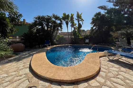 Villa in Denia zu vermieten, Espace de vie 200 m², Zustand gepflegt, + Zentralheizung, Klimaanlage, Terrain 900 m², 3 Chambres &agrave; coucher, 2 Badezimmer, Pool, ref.: D-0123-2