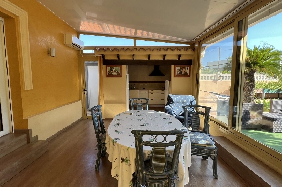 Villa in Denia zu vermieten, Espace de vie 200 m², Zustand gepflegt, + Zentralheizung, Klimaanlage, Terrain 900 m², 3 Chambres &agrave; coucher, 2 Badezimmer, Pool, ref.: D-0123-46
