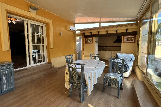 Villa in Denia zu vermieten, Espace de vie 200 m², Zustand gepflegt, + Zentralheizung, Klimaanlage, Terrain 900 m², 3 Chambres &agrave; coucher, 2 Badezimmer, Pool, ref.: D-0123-47