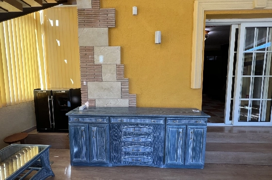 Villa in Denia zu vermieten, Espace de vie 200 m², Zustand gepflegt, + Zentralheizung, Klimaanlage, Terrain 900 m², 3 Chambres &agrave; coucher, 2 Badezimmer, Pool, ref.: D-0123-49