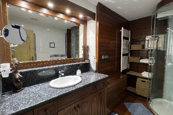 Villa in Denia zu vermieten, Espace de vie 200 m², Zustand gepflegt, + Zentralheizung, Klimaanlage, Terrain 900 m², 3 Chambres &agrave; coucher, 2 Badezimmer, Pool, ref.: D-0123-59