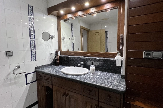 Villa in Denia zu vermieten, Espace de vie 200 m², Zustand gepflegt, + Zentralheizung, Klimaanlage, Terrain 900 m², 3 Chambres &agrave; coucher, 2 Badezimmer, Pool, ref.: D-0123-61