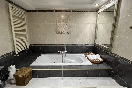 Villa in Denia zu vermieten, Espace de vie 200 m², Zustand gepflegt, + Zentralheizung, Klimaanlage, Terrain 900 m², 3 Chambres &agrave; coucher, 2 Badezimmer, Pool, ref.: D-0123-64