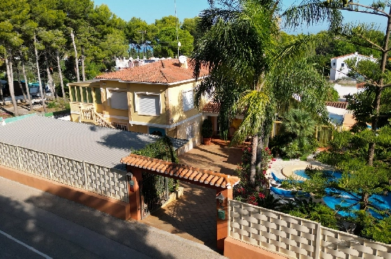 Villa in Denia zu vermieten, Espace de vie 200 m², Zustand gepflegt, + Zentralheizung, Klimaanlage, Terrain 900 m², 3 Chambres &agrave; coucher, 2 Badezimmer, Pool, ref.: D-0123-7