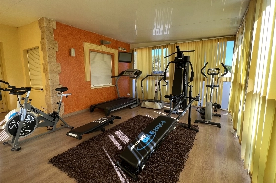 Villa in Denia zu vermieten, Espace de vie 200 m², Zustand gepflegt, + Zentralheizung, Klimaanlage, Terrain 900 m², 3 Chambres &agrave; coucher, 2 Badezimmer, Pool, ref.: D-0123-75