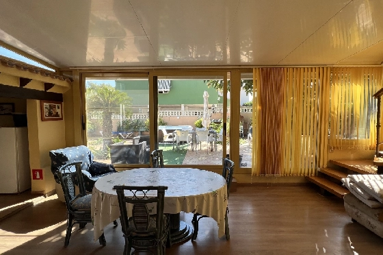 Villa in Denia zu vermieten, Espace de vie 200 m², Zustand gepflegt, + Zentralheizung, Klimaanlage, Terrain 900 m², 3 Chambres &agrave; coucher, 2 Badezimmer, Pool, ref.: D-0123-78