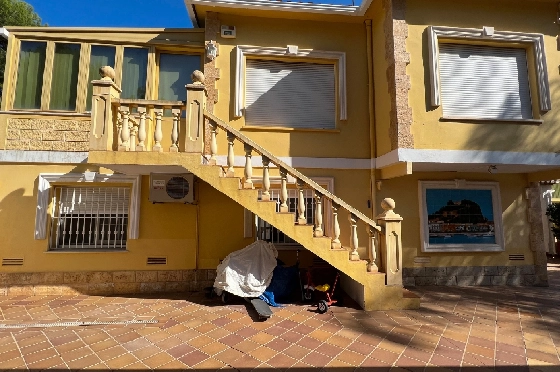 Villa in Denia zu vermieten, Espace de vie 200 m², Zustand gepflegt, + Zentralheizung, Klimaanlage, Terrain 900 m², 3 Chambres &agrave; coucher, 2 Badezimmer, Pool, ref.: D-0123-79